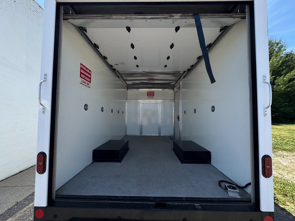 Used 2023 Ford Transit 350 DRW RWD image 18