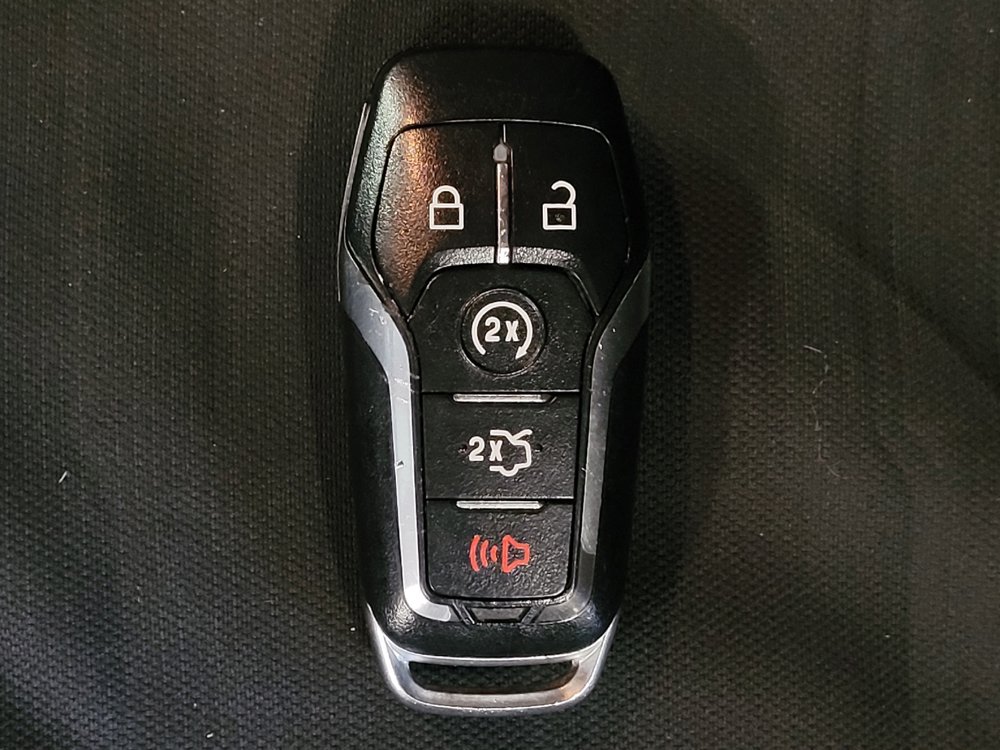 Used 2017 Ford Mustang Coupe RWD image 32