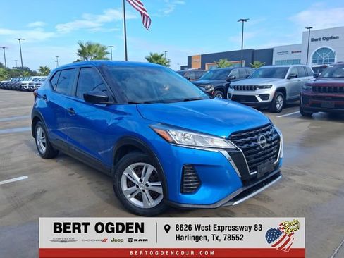 Used 2022 Nissan Kicks S FWD image 1
