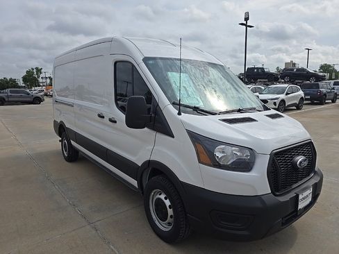 New 2025 Ford Transit 250 148 Medium Roof image 21