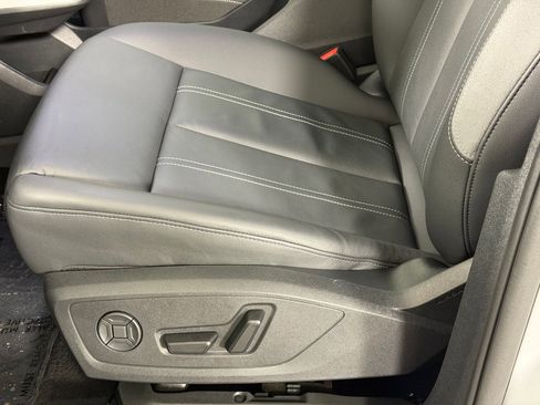 Used 2025 Audi Q4 e-tron Premium Plus w/ Premium Plus AWD/4WD image 14