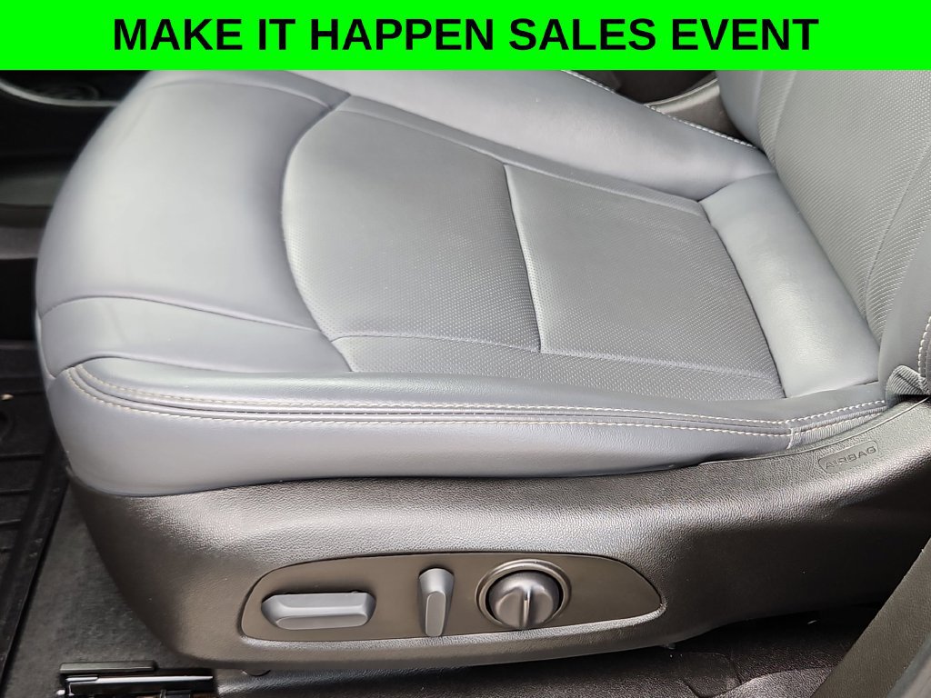 Used 2022 Buick Enclave Essence w/ Experience Buick Package FWD image 14