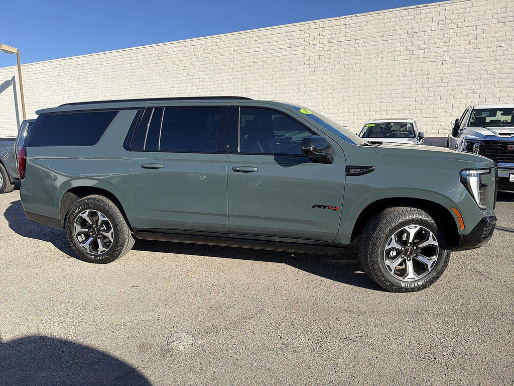 Used 2026 GMC Yukon XL AT4 Ultimate AWD/4WD image 4