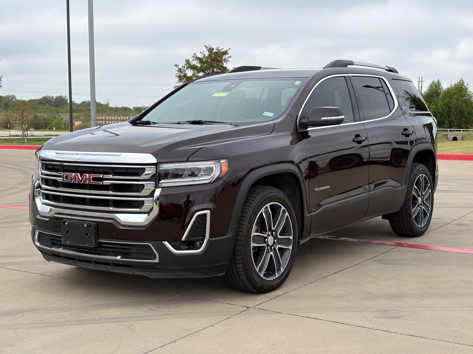 Used 2020 GMC Acadia SLT FWD image 3