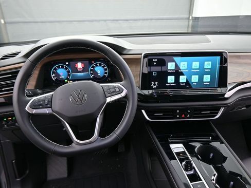 New 2026 Volkswagen Atlas SE image 35