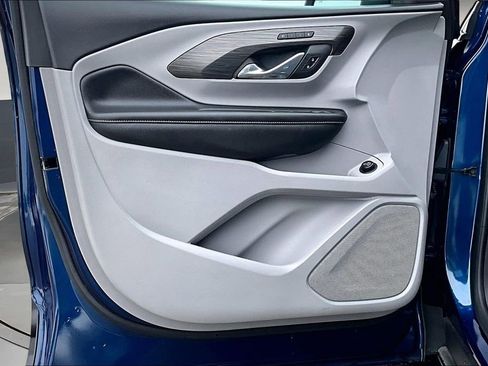 Used 2022 GMC Terrain SLT w/ Tech Package image 22