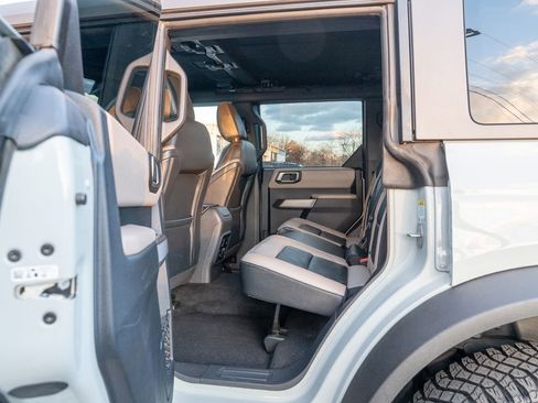 Used 2023 Ford Bronco Wildtrak image 36