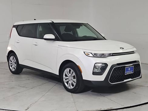 Used 2020 Kia Soul LX image 8