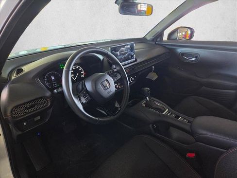 Used 2025 Honda HR-V Sport image 10