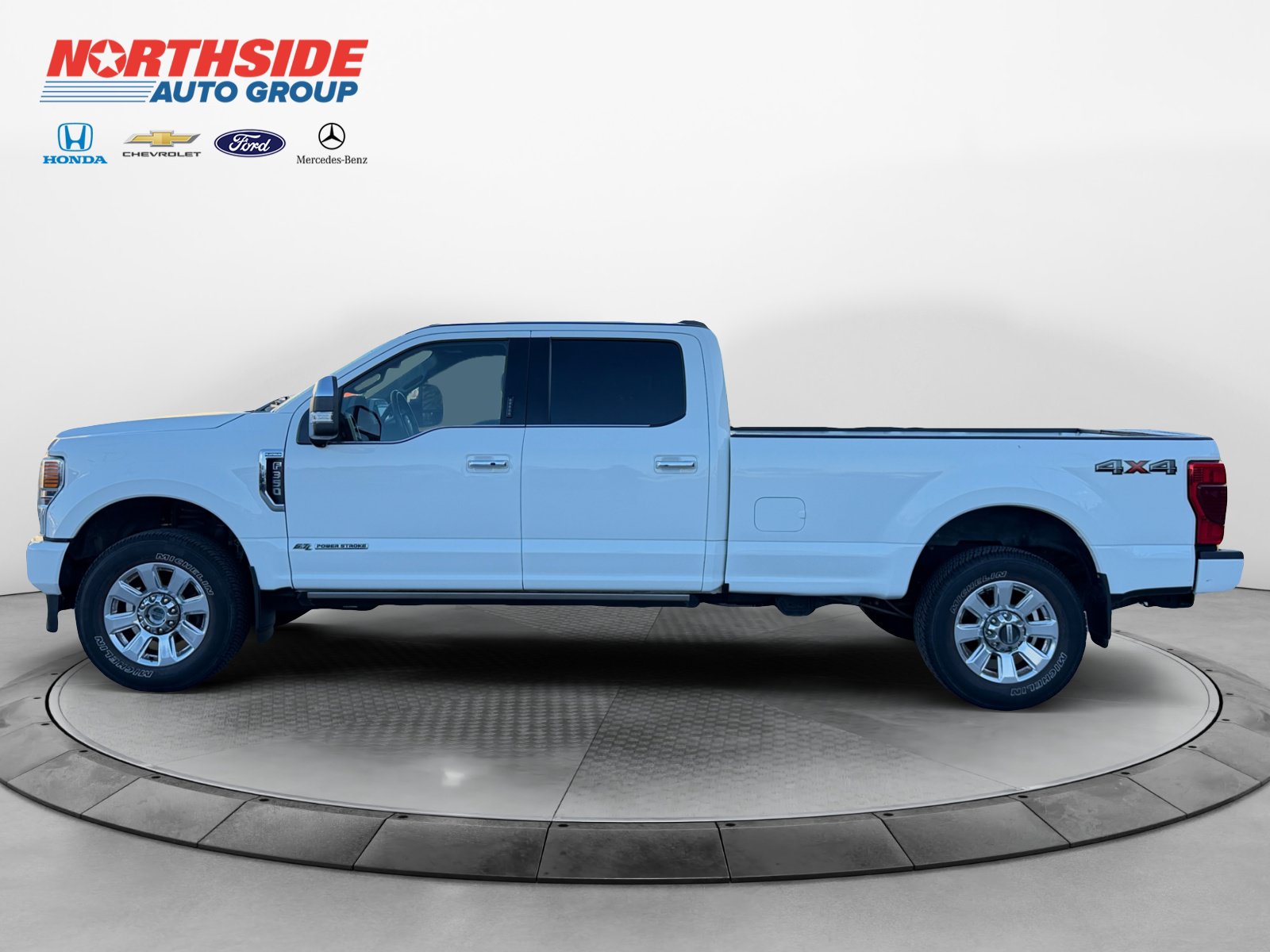 Used 2022 Ford F350 Platinum AWD/4WD image 4