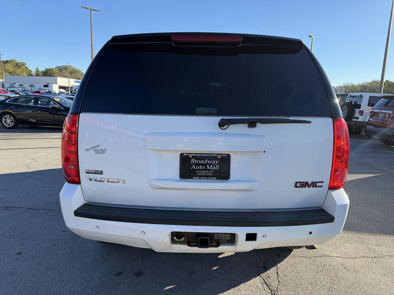 Used 2008 GMC Yukon SLT w/ SLT Preferred Equipment Group AWD/4WD image 4