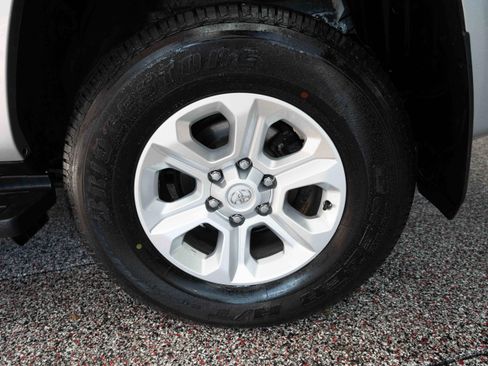 Used 2024 Toyota 4Runner SR5 image 29