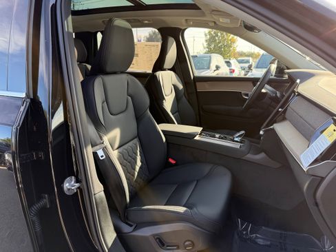 New 2026 Volvo XC90 T8 Plus image 8
