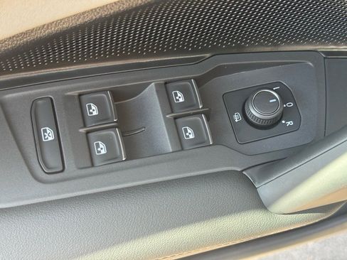 New 2025 Volkswagen Tiguan SE R-Line image 22