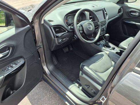 Used 2023 Jeep Cherokee Altitude Lux image 6