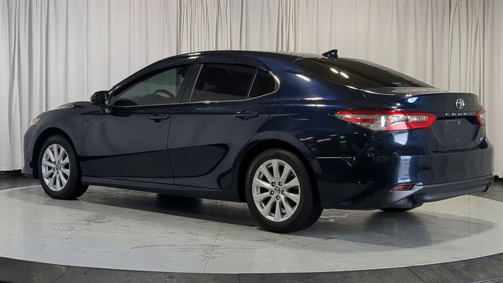 Used 2019 Toyota Camry LE FWD image 5