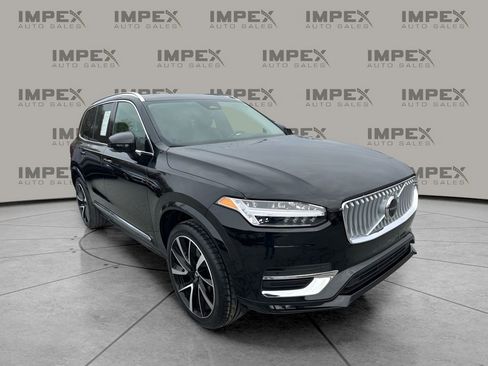 Used 2024 Volvo XC90 B6 Ultimate w/ Lounge Package image 7