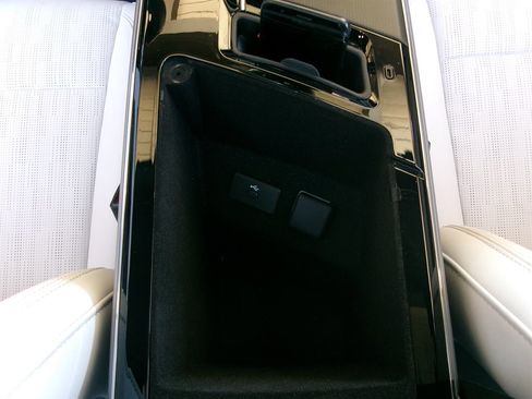 Used 2024 Cadillac Lyriq Sport image 31