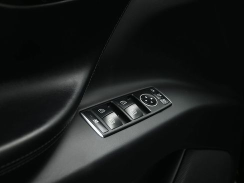 Used 2018 Tesla Model X 75D image 8