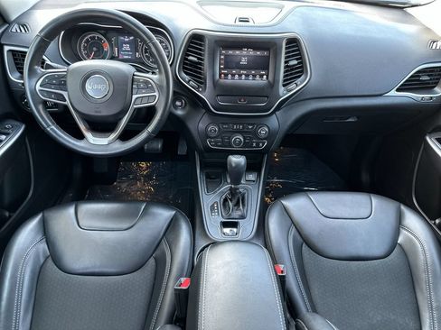 Used 2019 Jeep Cherokee Latitude Plus FWD image 12