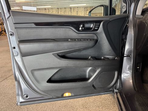 Used 2023 Honda Odyssey Touring image 14