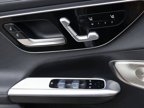 Used 2024 Mercedes-Benz GLC 300 4MATIC image 12