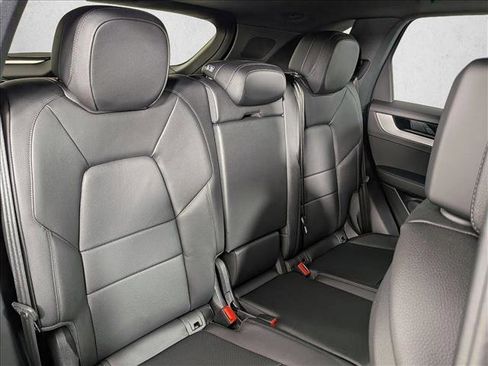 Certified 2025 Porsche Cayenne image 23