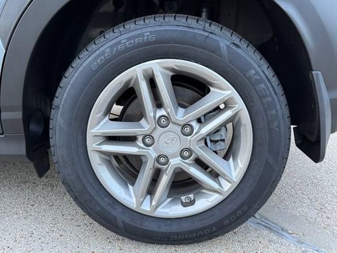 Used 2019 Hyundai Kona SE AWD/4WD image 10