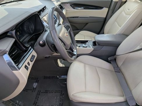 Used 2020 Cadillac XT6 Premium Luxury AWD/4WD image 17