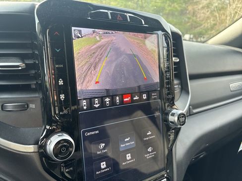 Used 2024 RAM 2500 Big Horn w/ Night Edition image 38