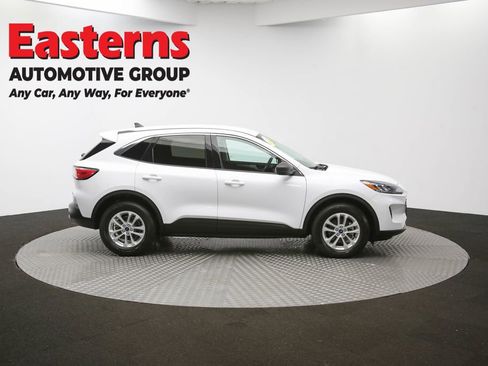 Used 2022 Ford Escape SE image 44