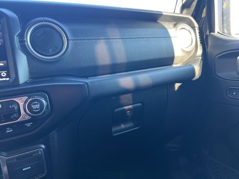 Used 2022 Jeep Wrangler Unlimited Sahara w/ LED Lighting Group image 22