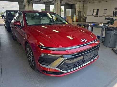 Used 2024 Hyundai Sonata SEL FWD image 1