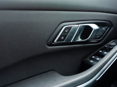 Used 2021 BMW 330i xDrive 330i xDrive w/ Convenience Package image 22