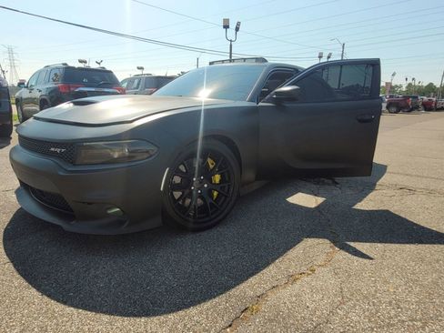 Used 2017 Dodge Charger SRT w/ Harman/Kardon Audio Group image 28