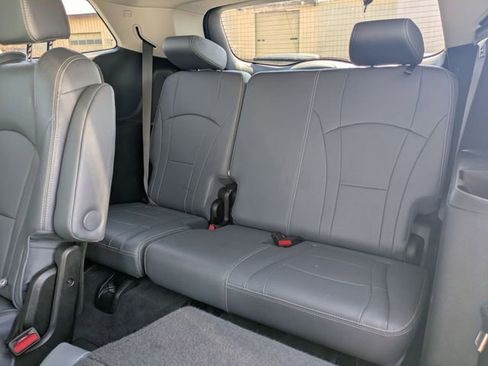 Used 2021 Buick Enclave Essence AWD/4WD image 20