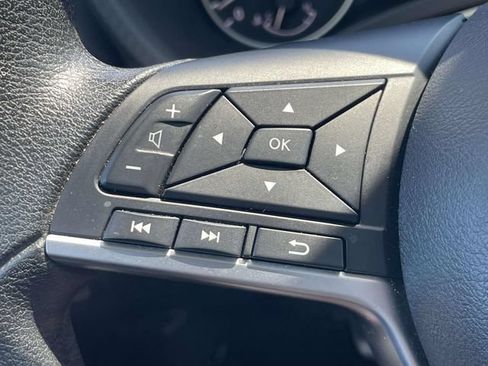 Used 2025 Nissan Sentra SV FWD image 24