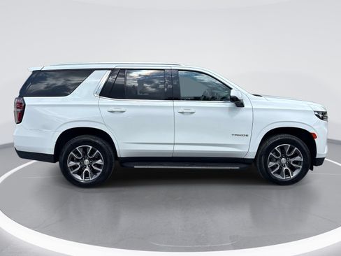 Used 2022 Chevrolet Tahoe LT w/ Luxury Package AWD/4WD image 9