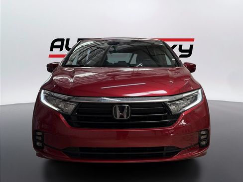 Used 2023 Honda Odyssey Touring image 2