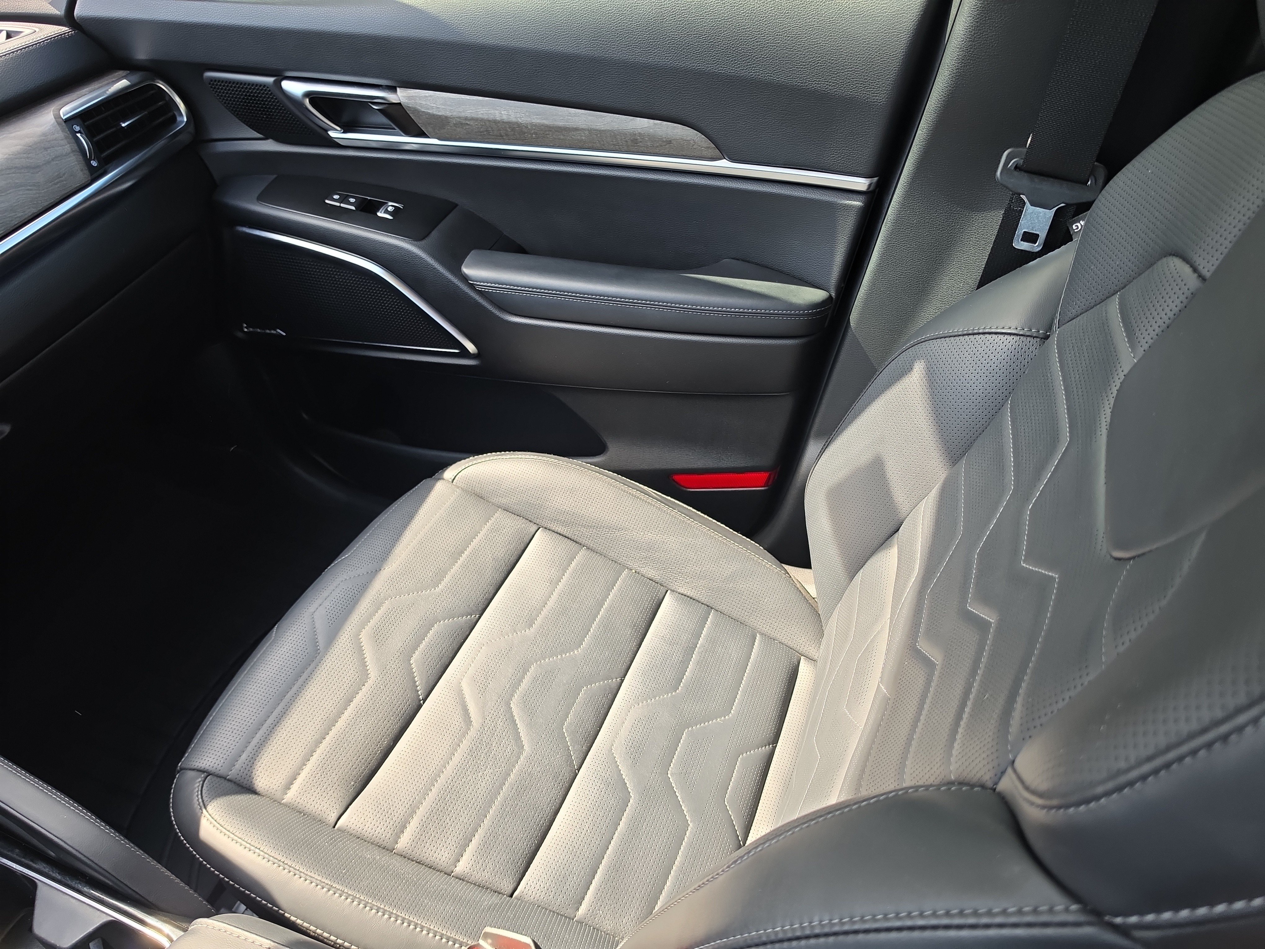 Certified 2022 Kia Telluride SX w/ SX Prestige Package AWD/4WD image 16