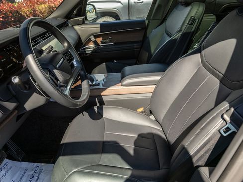 Used 2025 Land Rover Range Rover Long Wheelbase SE image 25