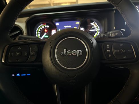 Used 2024 Jeep Wrangler Unlimited w/ LED Headlamp & Fog Lamp Group image 22