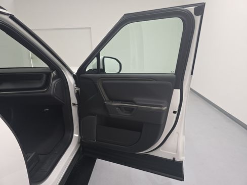 Used 2025 Rivian R1S Adventure AWD/4WD image 18