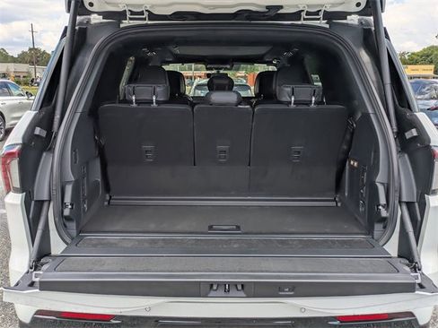 New 2025 Lincoln Navigator Reserve w/ Jet Appearance Package image 12