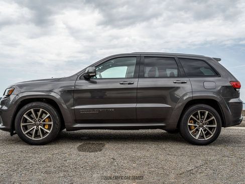Used 2018 Jeep Grand Cherokee Trackhawk AWD/4WD image 3