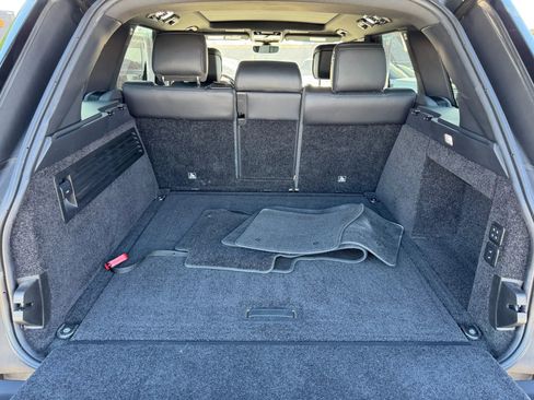 Used 2020 Land Rover Range Rover HSE image 32