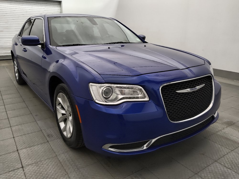 Used 2021 Chrysler 300 Touring RWD image 13