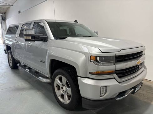 Used 2018 Chevrolet Silverado 1500 LT w/ Texas Edition image 5