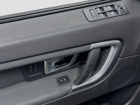 Used 2019 Land Rover Discovery Sport HSE image 18