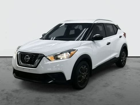 Used 2019 Nissan Kicks S FWD image 1